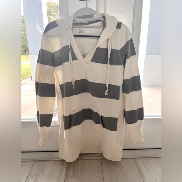 Women’s hoodie - Picture 1 of 4